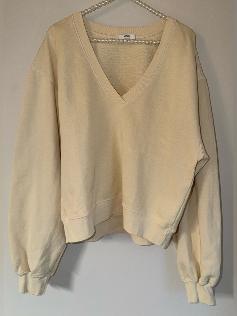 AGOLDE Low V-Neck Sweatshirt Medium Cream Ivory Heavyweight Pullover A7057 - Picture 2 of 14